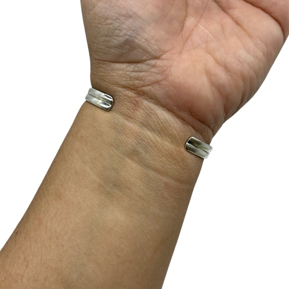 925 Sterling Silver Butterfly Dragonfly Natural Pink Conch Cuff Bracelet - Picture 4 of 8